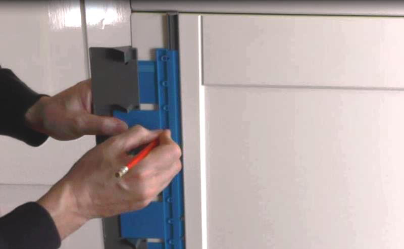 How To Fit Door Handles A Guide, How To Fit Door Handles On Kitchen Units