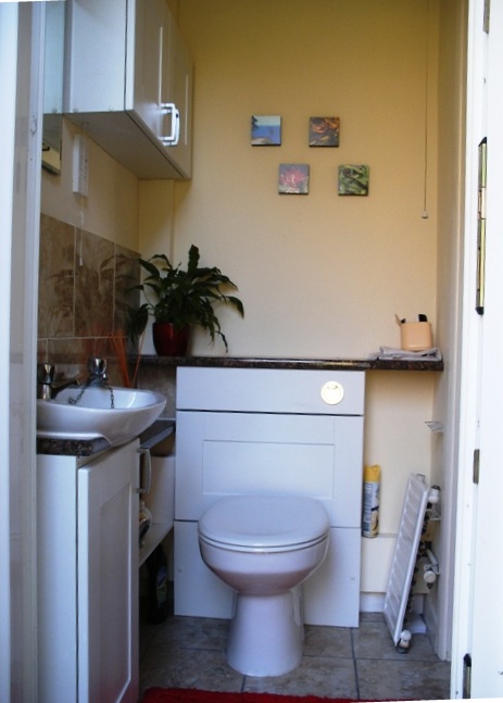 Shaker Satin White Doors used in Bathroom 2